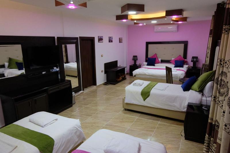 Petra Guests Hotel image