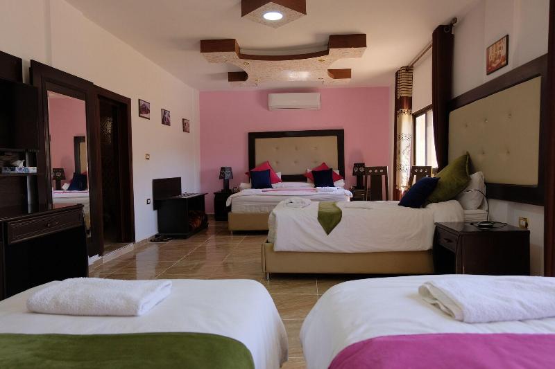Petra Guests Hotel image
