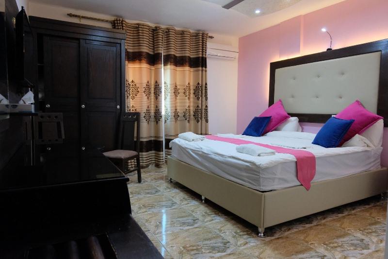 Petra Guests Hotel image