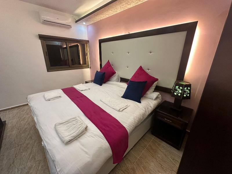 Petra Guests Hotel image