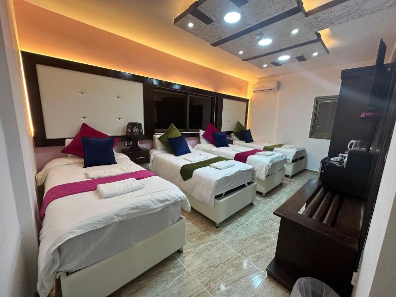 Petra Guests Hotel image