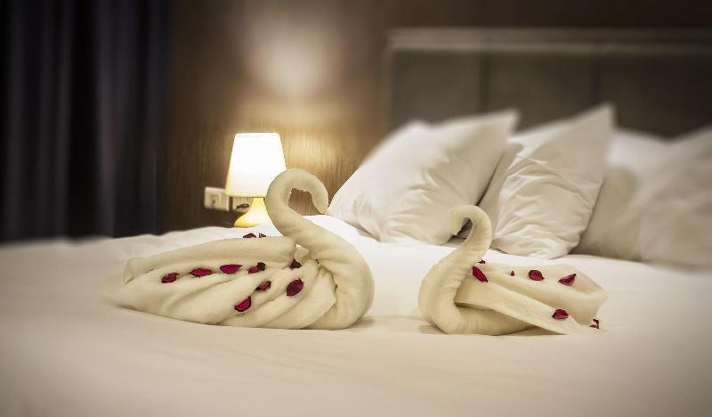 Sahara Gulf Hotel And Apartments image