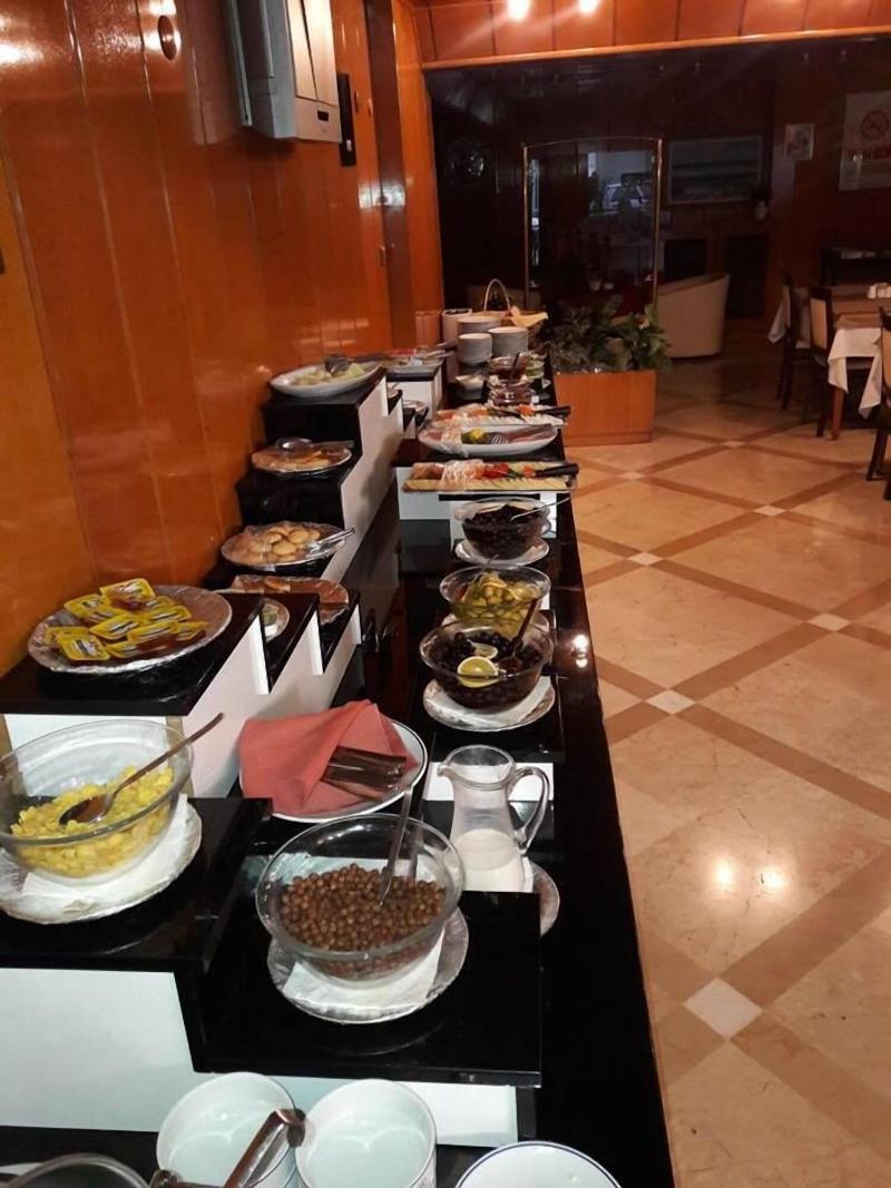 Spor Hotel image