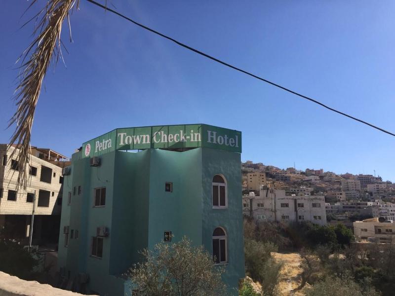 Petra Town Chech In Hotel image