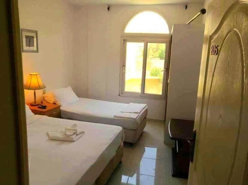 Petra Town Chech In Hotel image