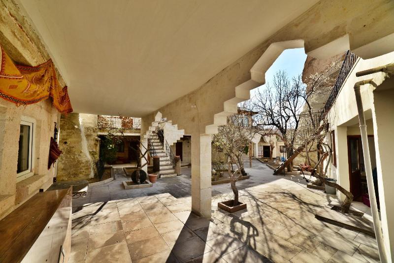 Cave Seasons Deluxe Hotel image