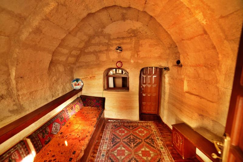 Cave Seasons Deluxe Hotel image