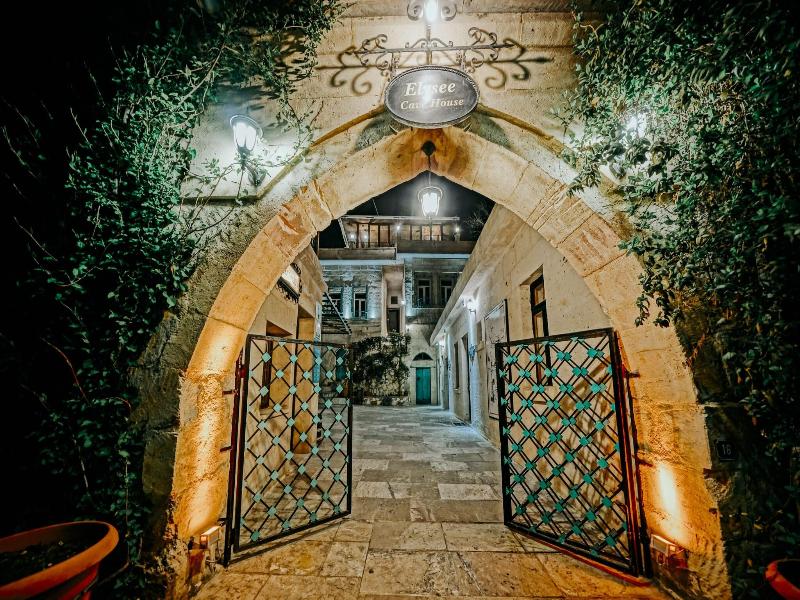 Elysa E Cave House image