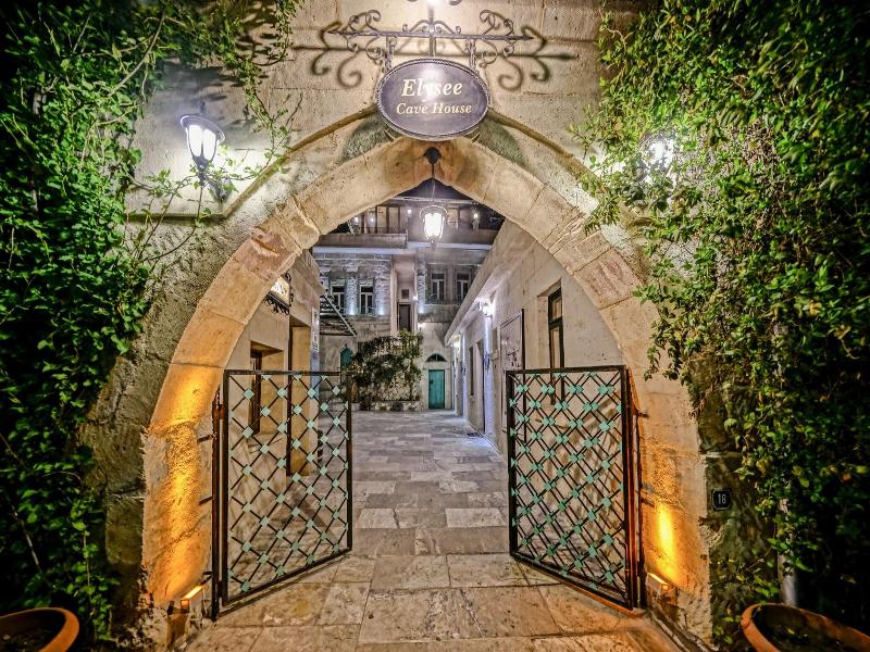 Elysa E Cave House image