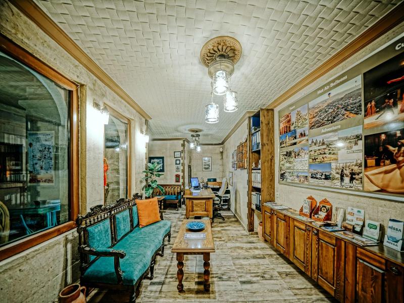 Elysa E Cave House image