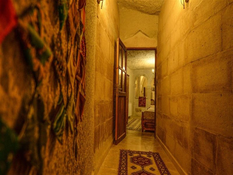 Elysa E Cave House image