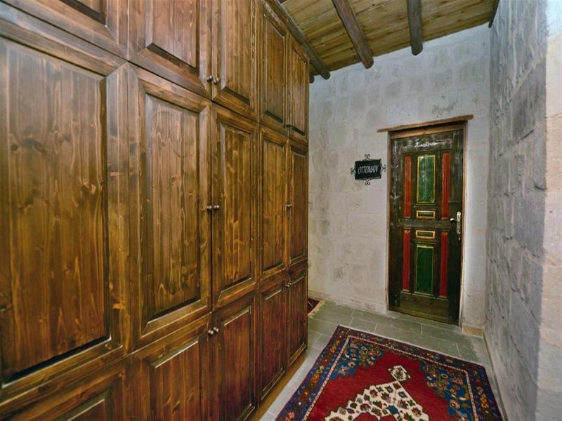 Elysa E Cave House image