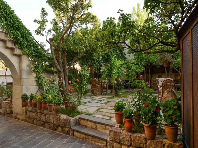 Elysa E Cave House image