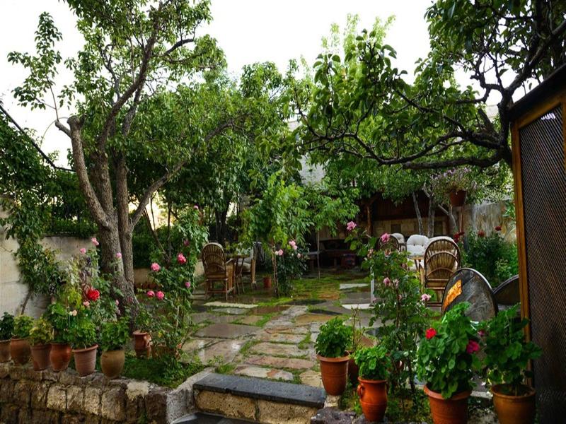 Elysa E Cave House image