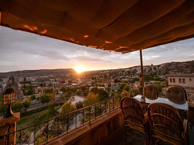 Elysa E Cave House image