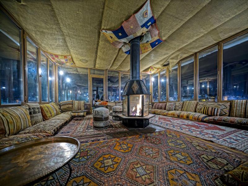 Elysa E Cave House image