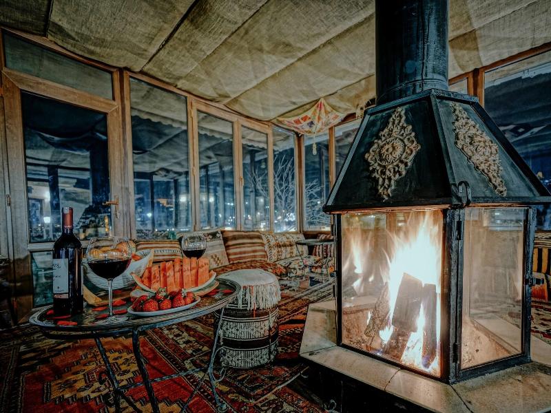 Elysa E Cave House image