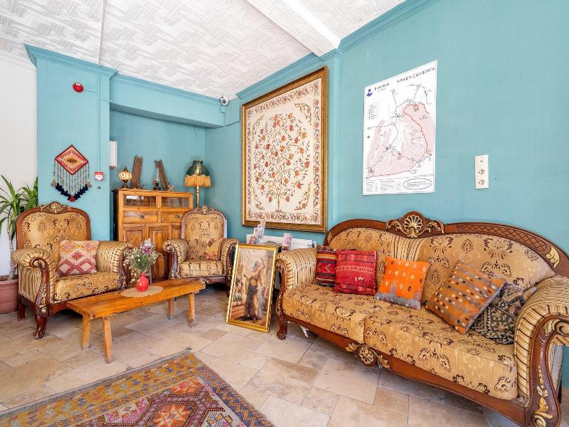 Blue Moon Cave Hotel image