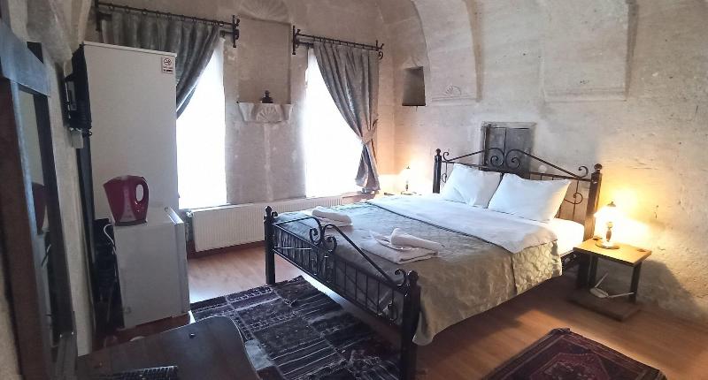 Blue Moon Cave Hotel image