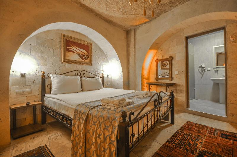 Blue Moon Cave Hotel image