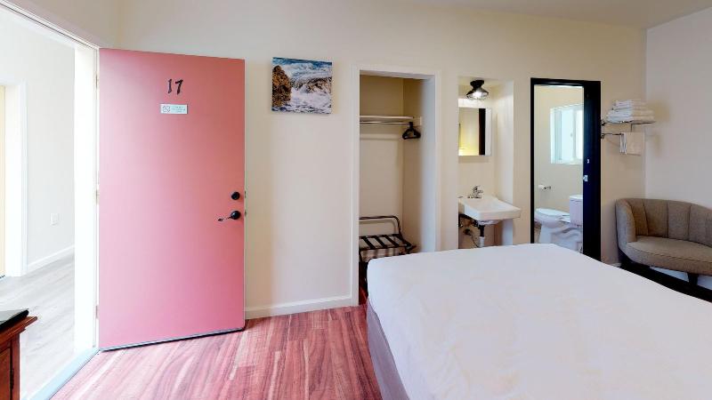Anchor Pointe Inn image
