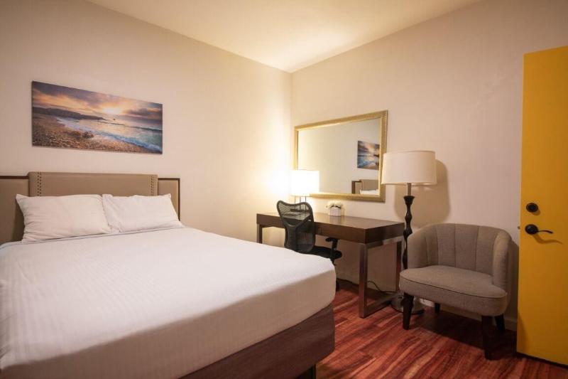 Anchor Pointe Inn image