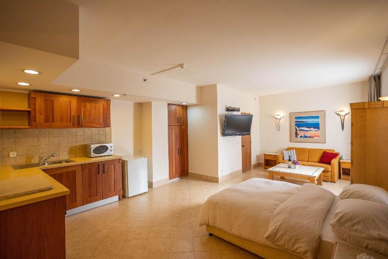 Hotel Marom image