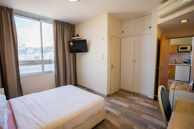 Hotel Marom image