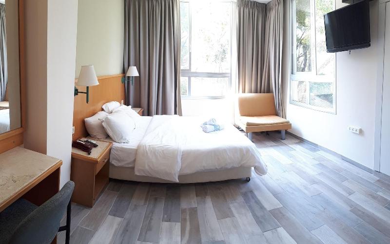 Hotel Marom image