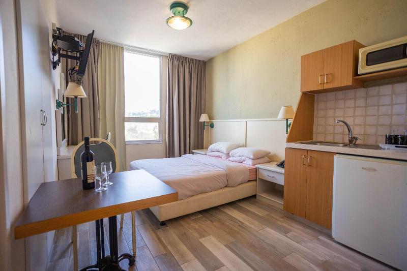 Hotel Marom image