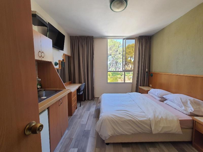 Hotel Marom image