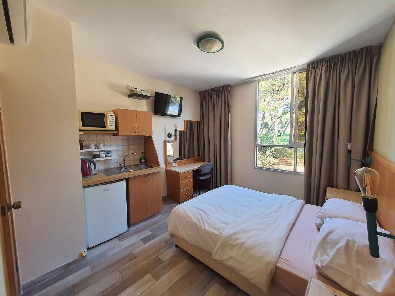 Hotel Marom image