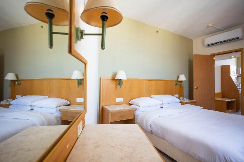 Hotel Marom image