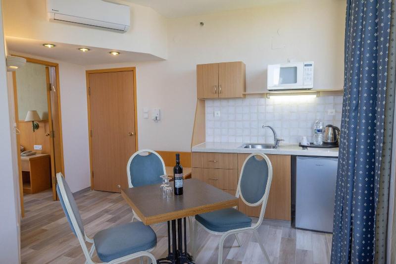 Hotel Marom image
