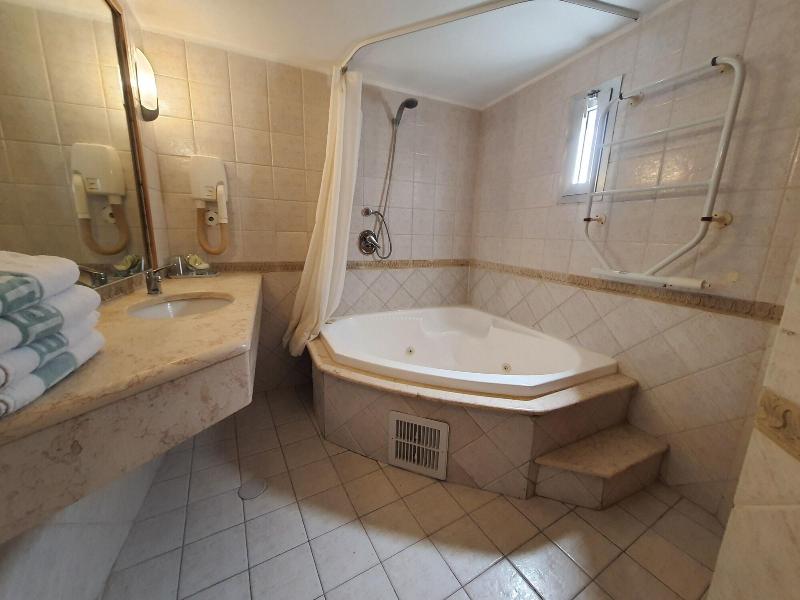 Hotel Marom image