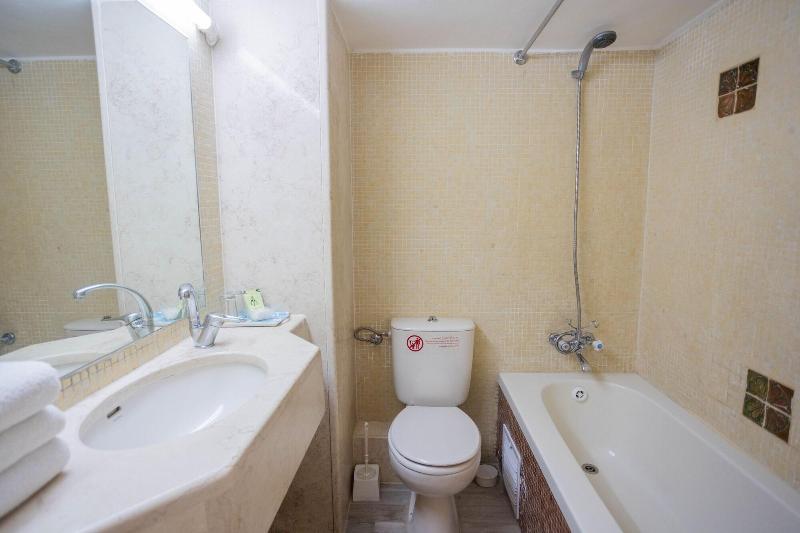 Hotel Marom image