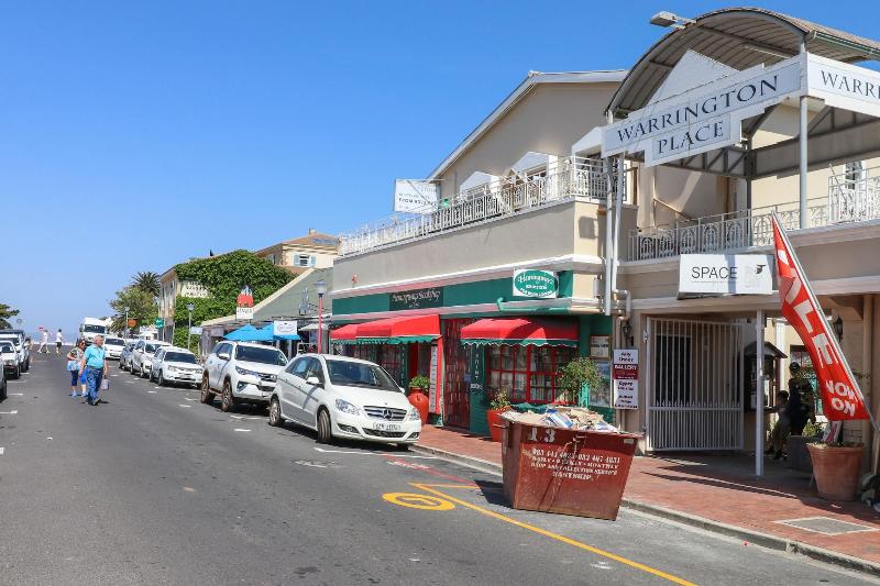 Zzzone Boutique Hostel image