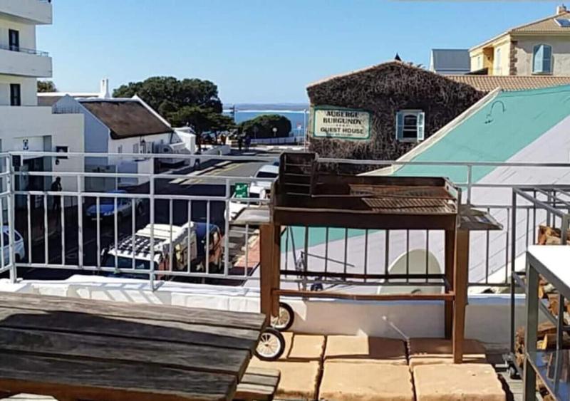Zzzone Boutique Hostel image