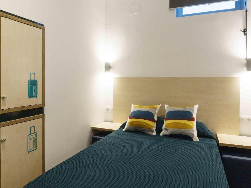 Take Hostel Conil image