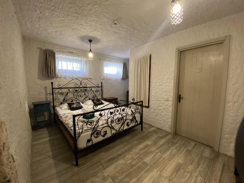 Mahzen Alacati Adults Only image