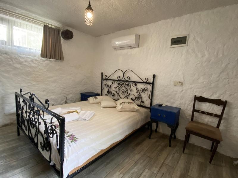 Mahzen Alacati Adults Only image