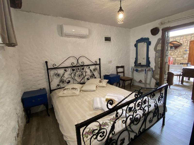 Mahzen Alacati Adults Only image