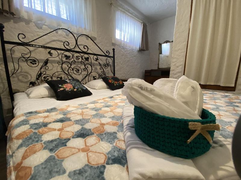 Mahzen Alacati Adults Only image