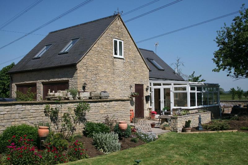 Avon Lodge image