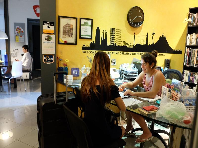 Alternative Creative Youth Hostel Barcelona image