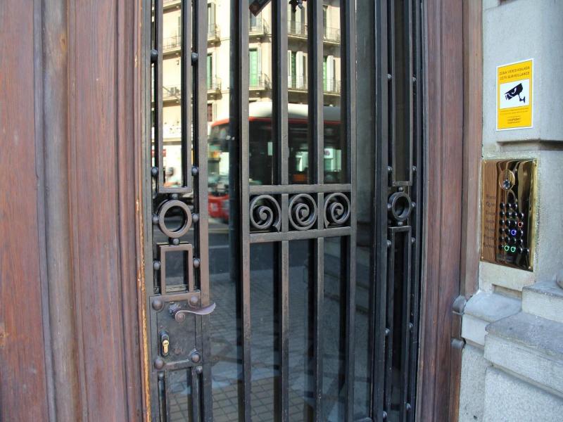 Alternative Creative Youth Hostel Barcelona image