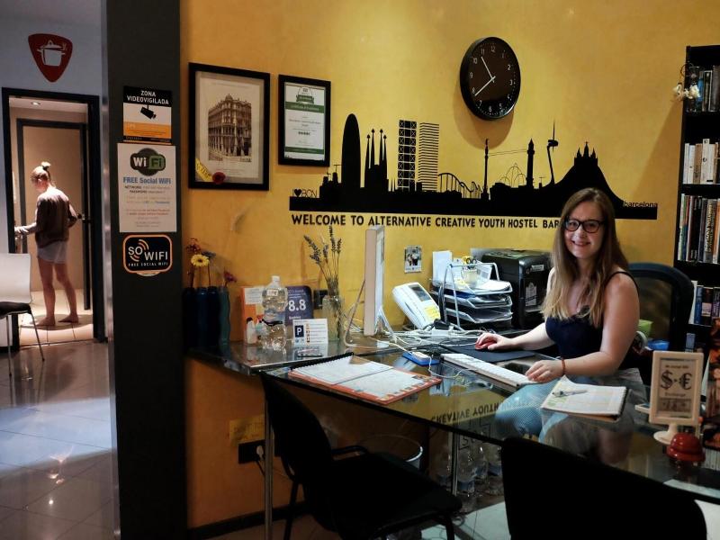 Alternative Creative Youth Hostel Barcelona image