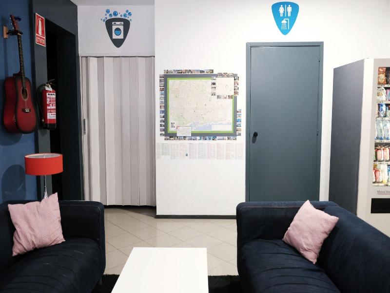 Alternative Creative Youth Hostel Barcelona image