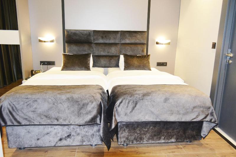 Frt Aa Rla Nes Otel image