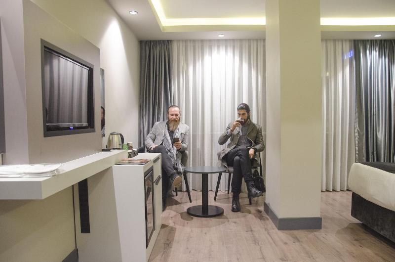 Frt Aa Rla Nes Otel image